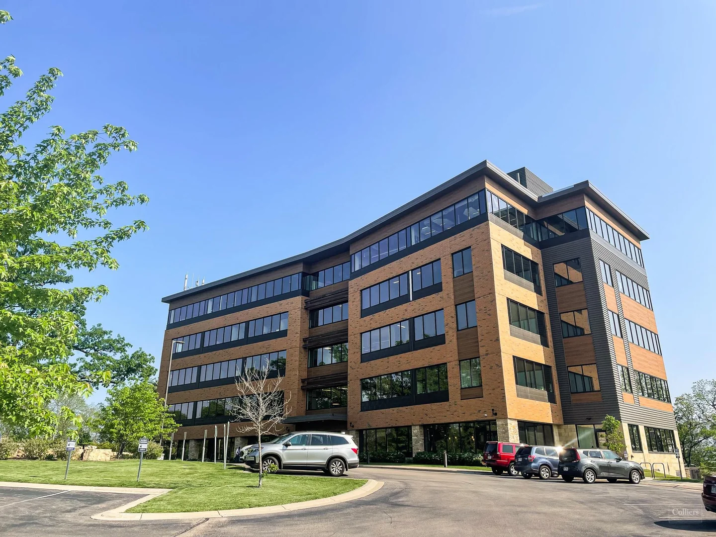 Class A Office Suite Available — Lease in Madison, WI, photo 1 of 7