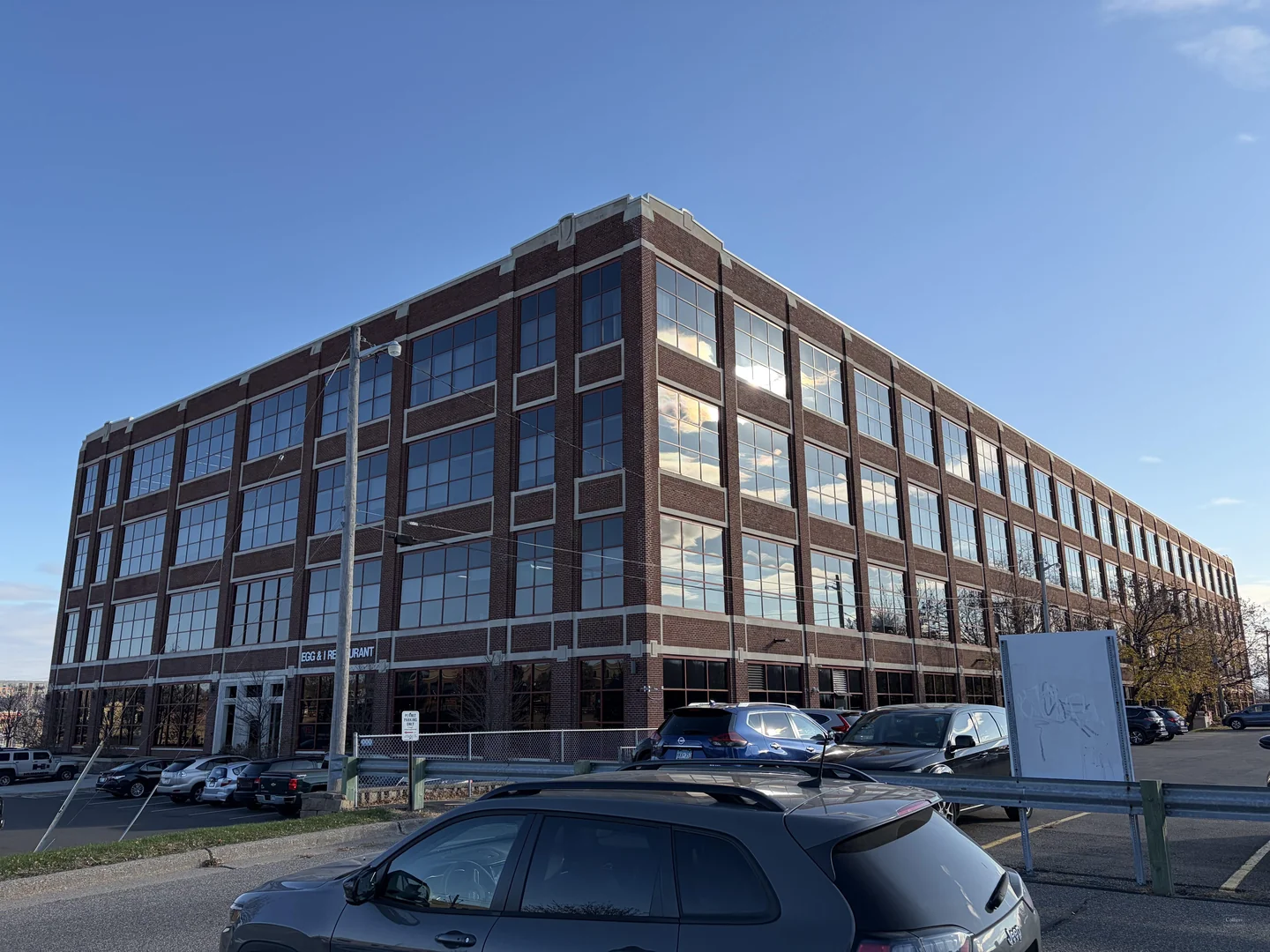 Premium Office Space for Sublease — Lease in St Paul, MN, photo 1 of 8
