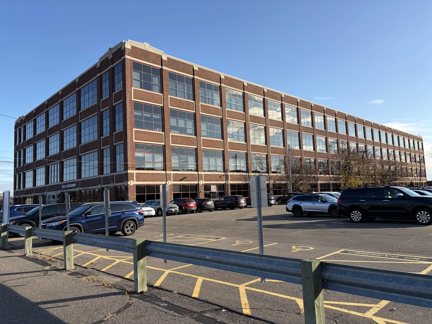 Premium Office Space for Sublease — Lease in St Paul, MN, photo 3 of 8