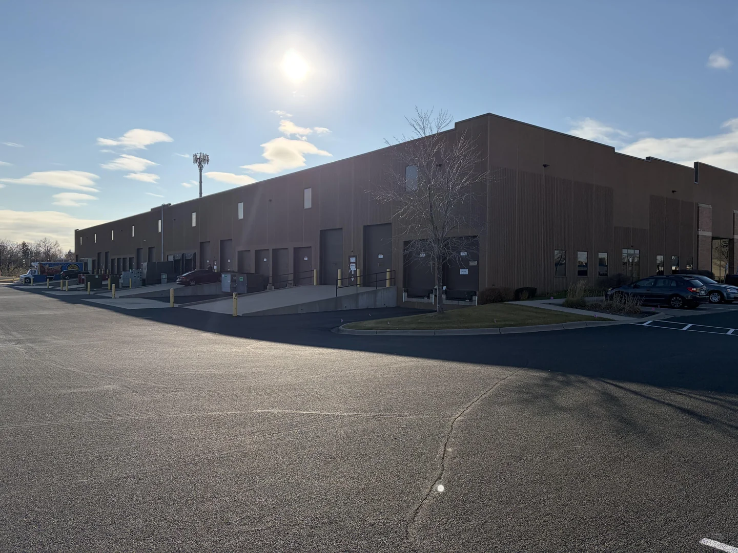 Premium Office/Warehouse Space for Sublease — Lease in St Paul, MN, photo 3 of 7