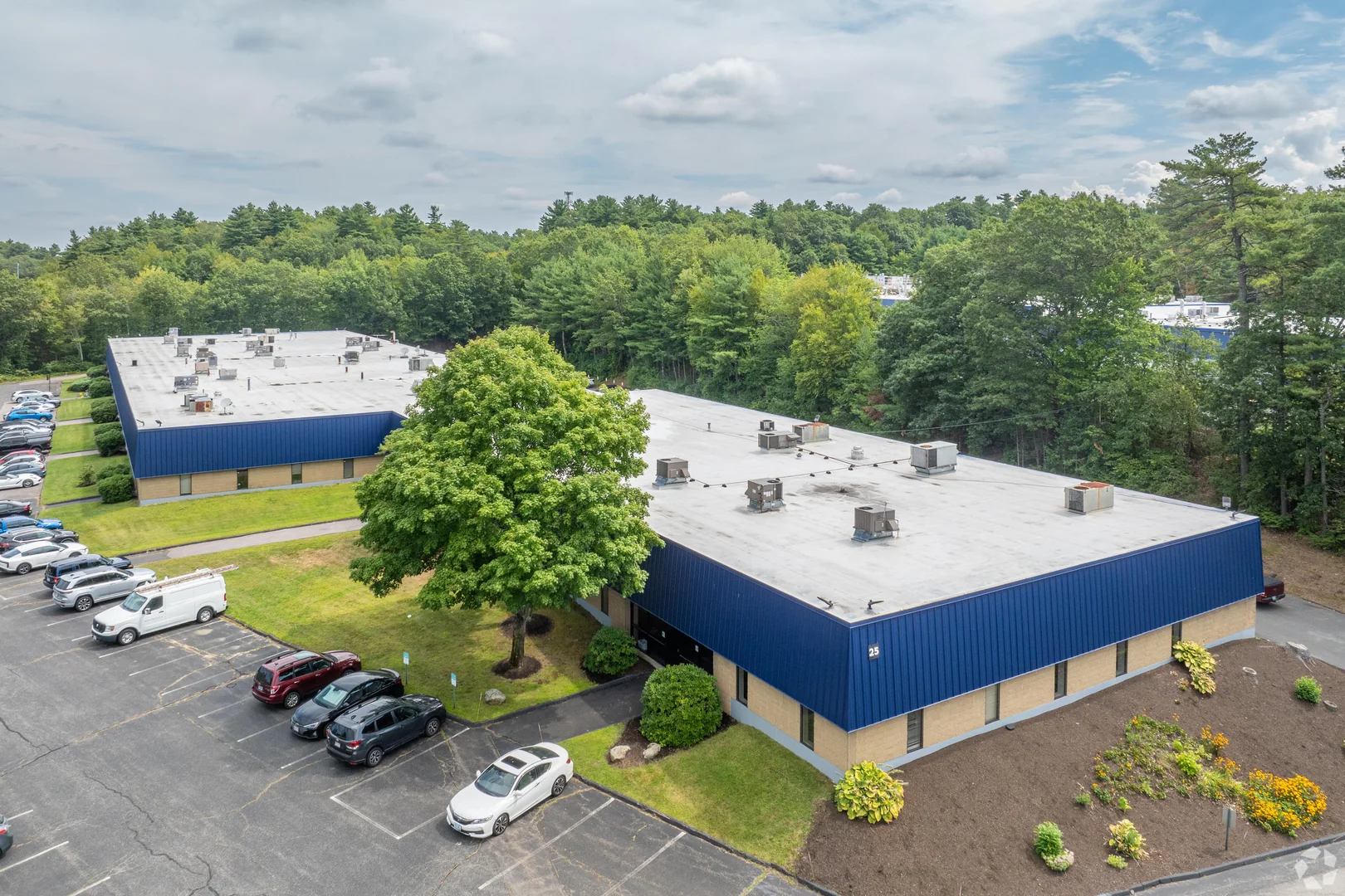 2,600 - 15,520 SF Fully Air Conditioned Flex Space in Hopkinton - photo 2 - Hopkinton, MA