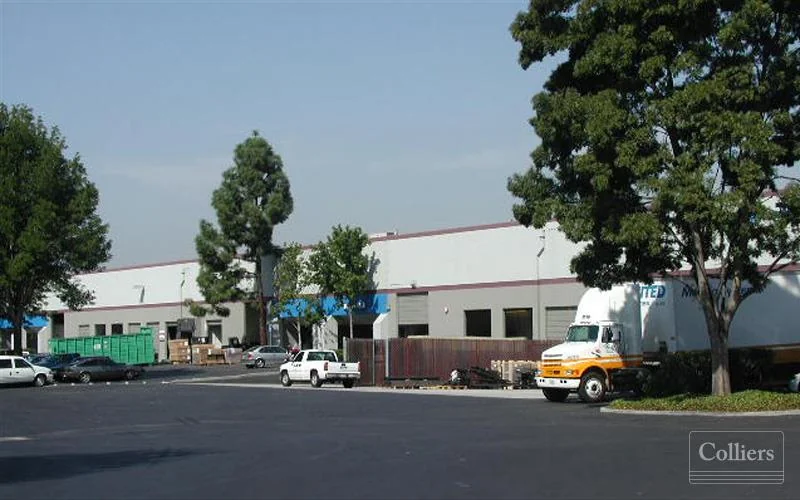 LUNDY BUSINESS COMPLEX - industrial in 1925 Lundy Ave A, CA