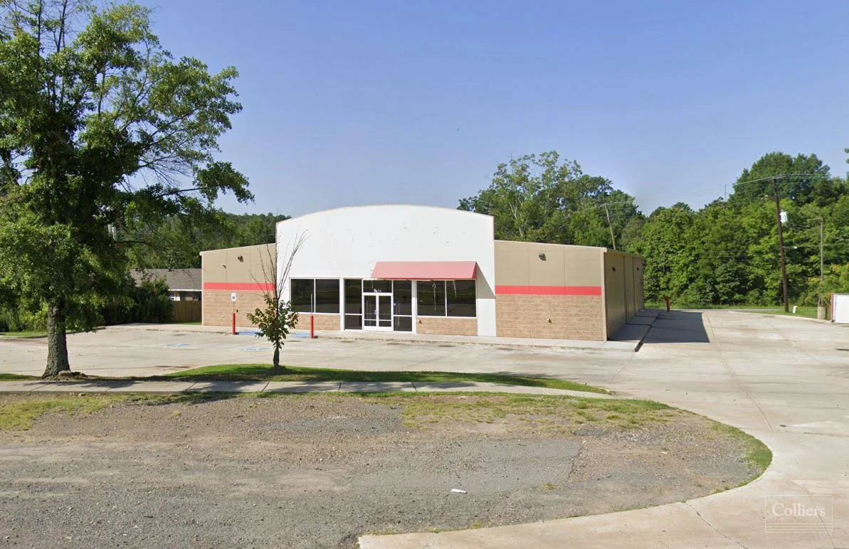 For Sublease: Large Retail Building