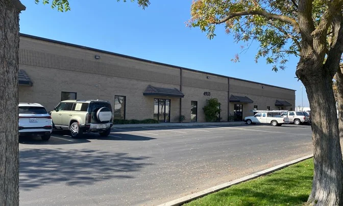 Office/Warehouse Space Available For Sublease — Lease in Fresno, CA, photo 2 of 2
