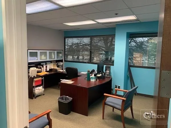 FOR SUBLEASE | 1,972 SF Office Space - photo 2 - Troy, MI
