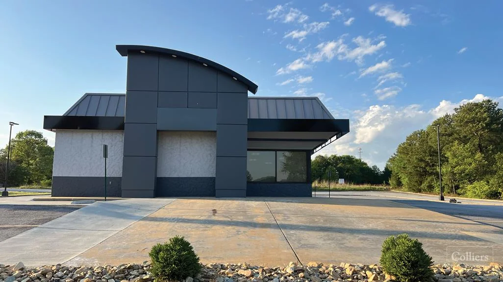 ±2,640 SF | Sublease | Quick Service Restaurant with… — Lease in Fountain Inn, SC, photo 2 of 8