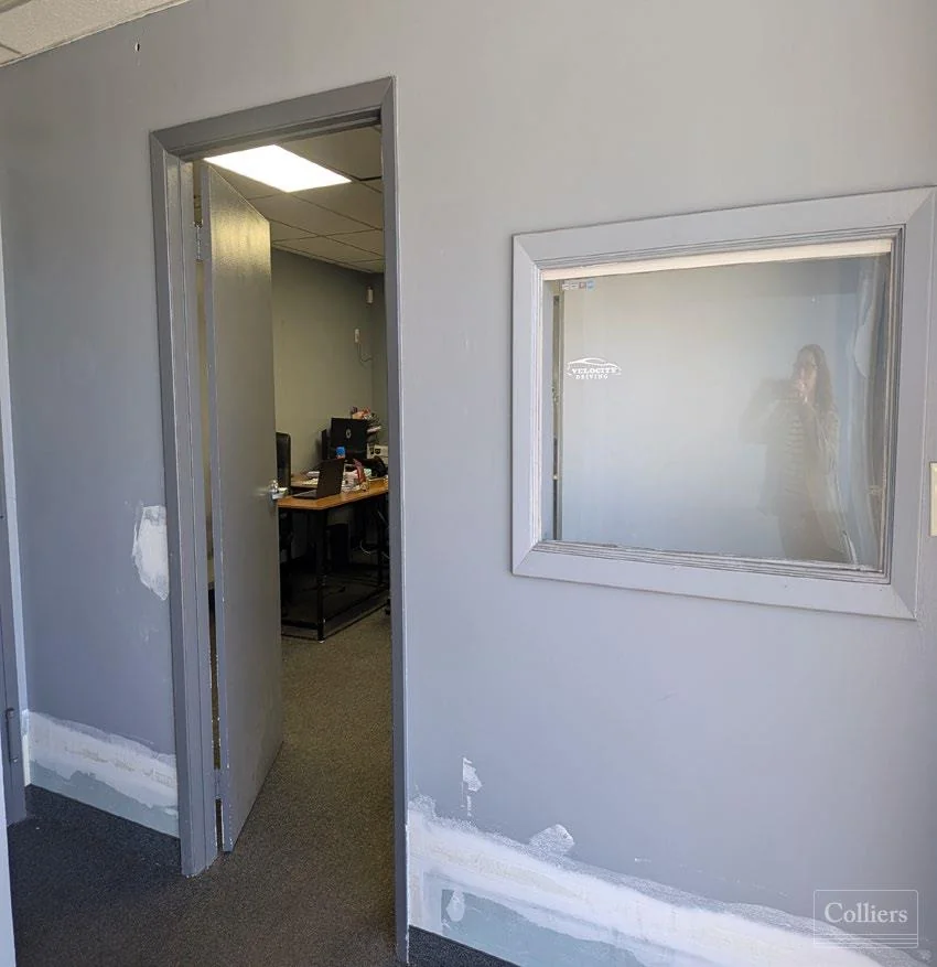 855 Conklin Street — Lease in Farmingdale, NY, photo 2 of 8