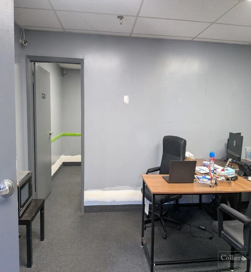855 Conklin Street — Lease in Farmingdale, NY, photo 3 of 8