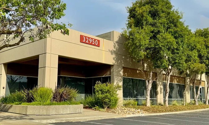 LIGHT INDUSTRIAL SPACE FOR SUBLEASE - photo 6 - Suite A, CA