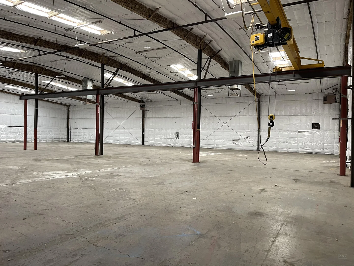 For Sublease | Single-Tenant Office/Warehouse Building — Lease in Bakersfield, CA, photo 4 of 5