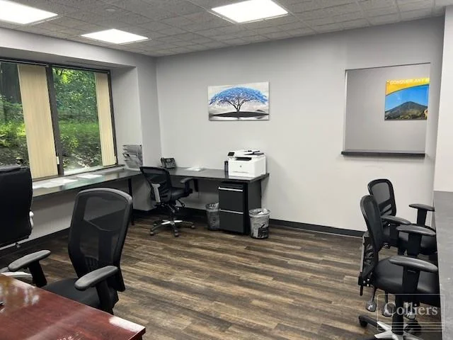 2,053 RSF Class A office space on the first floor — Lease in Farmington, CT, photo 4 of 8
