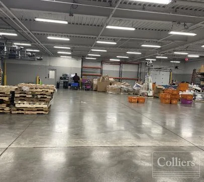 126,475 SF (Divisible) Available for Sublease in… — Lease in Rockford, IL, photo 3 of 4