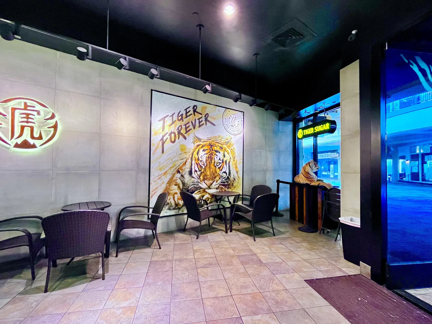Turnkey Dessert Shop Sublease Available at Ala Moana… — Lease in Honolulu, HI, photo 2 of 4
