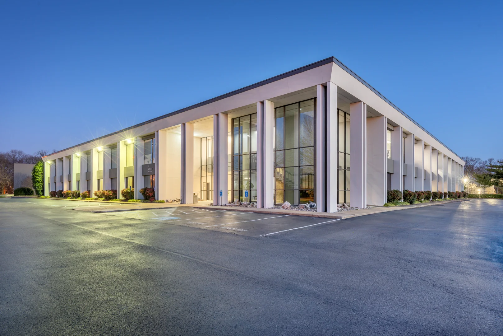 Interstate Corporate Center - Koger Building #5 — Lease in Norfolk, VA, photo 1 of 8