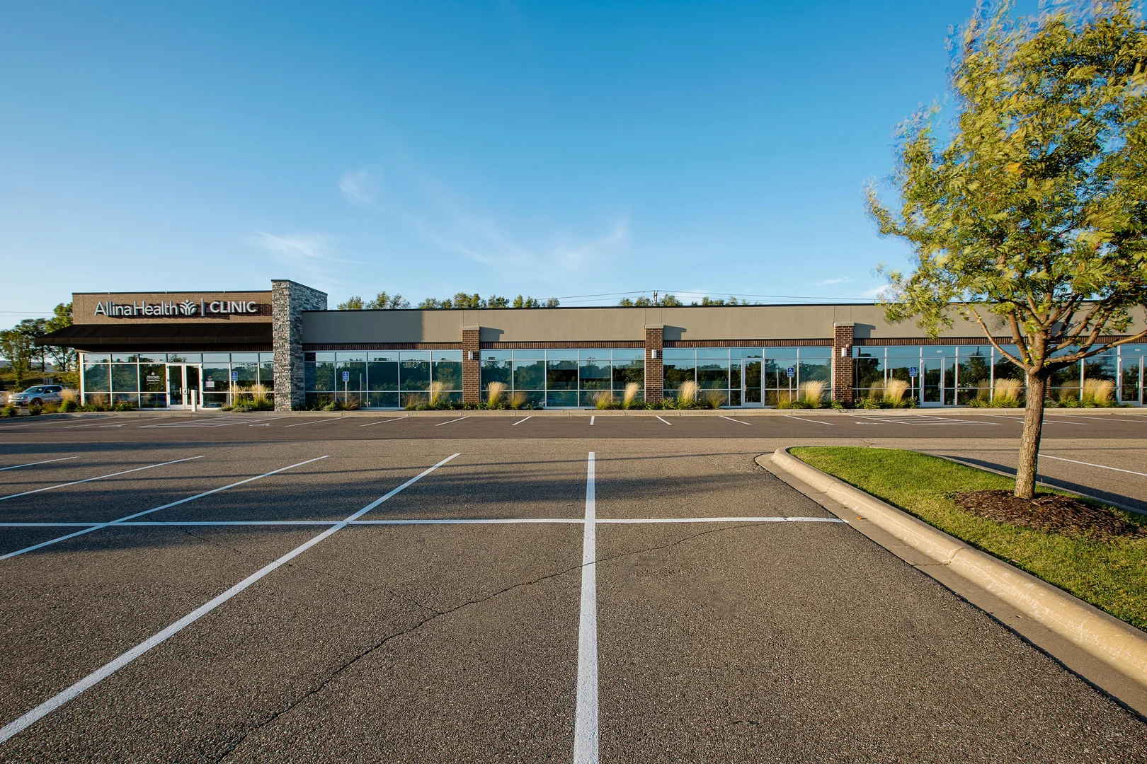 Oakdale Station Sublease - 7,469 SF Available — Lease in Oakdale, MN, photo 1 of 3