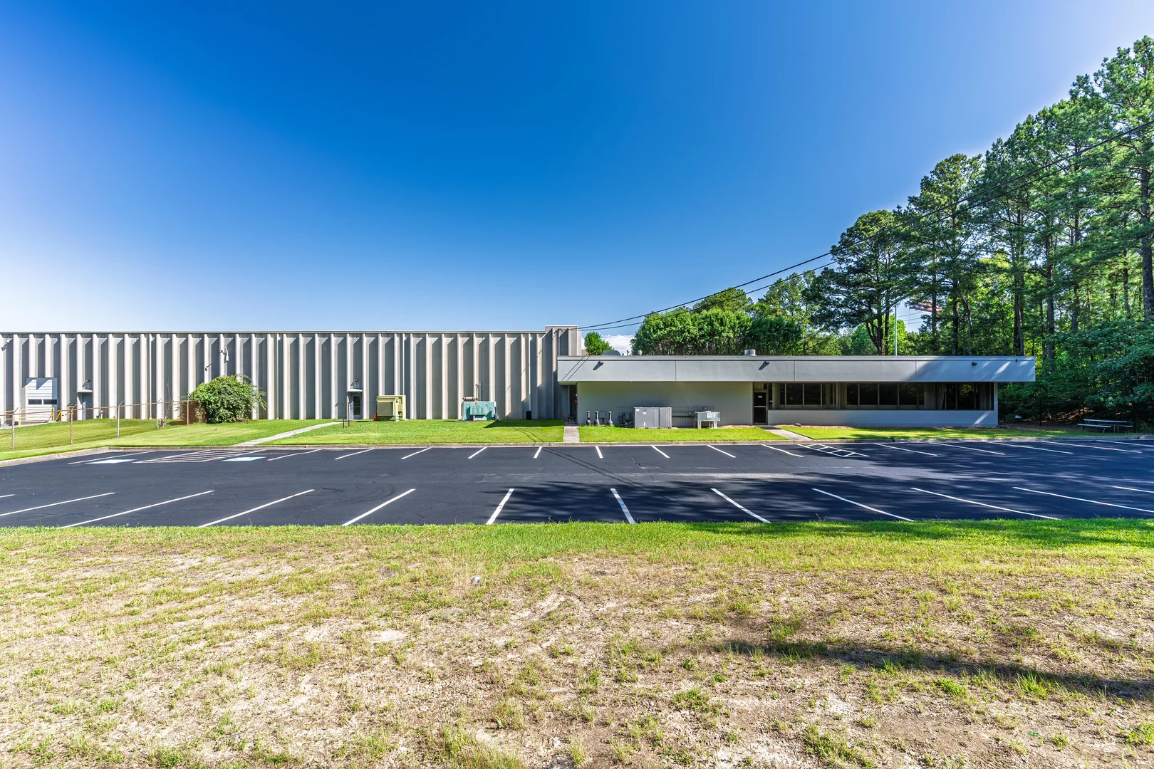54,000 SF Airport Warehouse Sublease — Lease in Atlanta, GA, photo 3 of 7