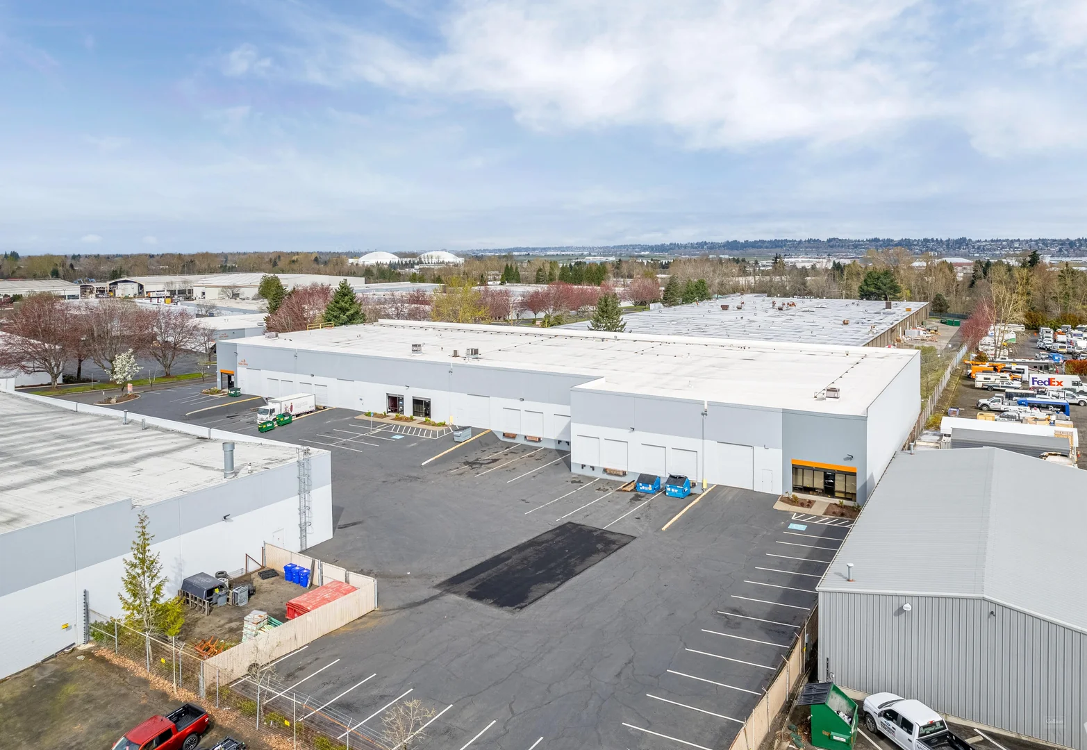 Columbia Commerce Park, ±12,340 SF of Industrial/Flex… — Lease in Portland, OR, photo 2 of 3
