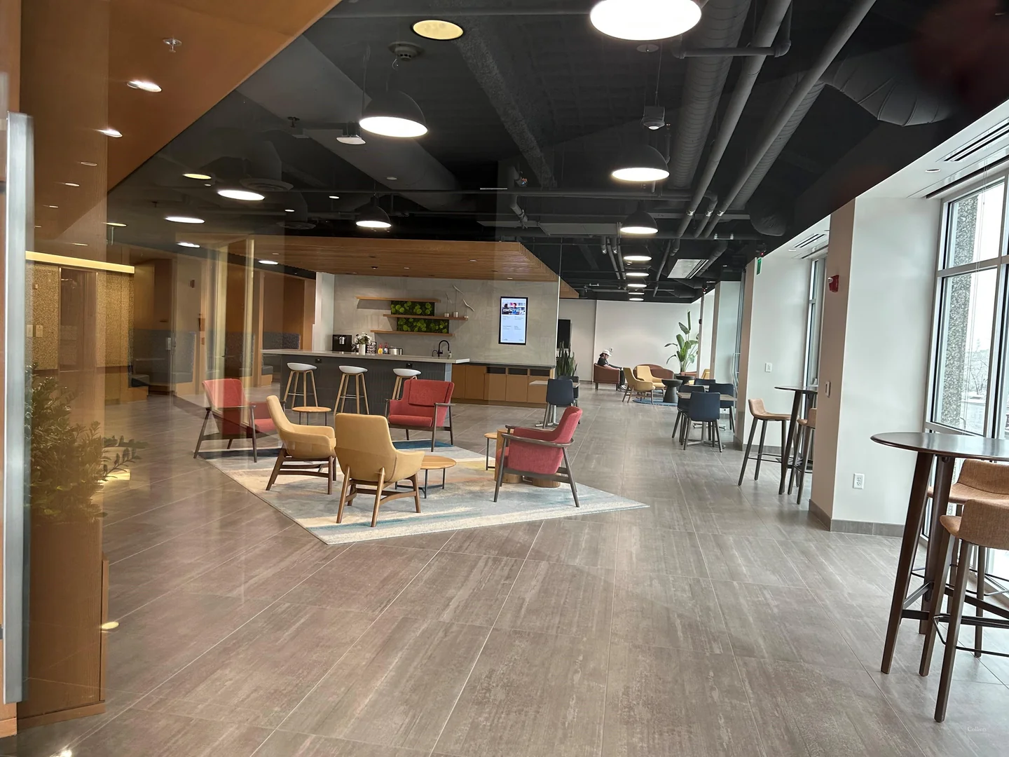 Cottonwood Corporate Center | For Sublease — Lease in Cottonwood Heights, UT, photo 2 of 8