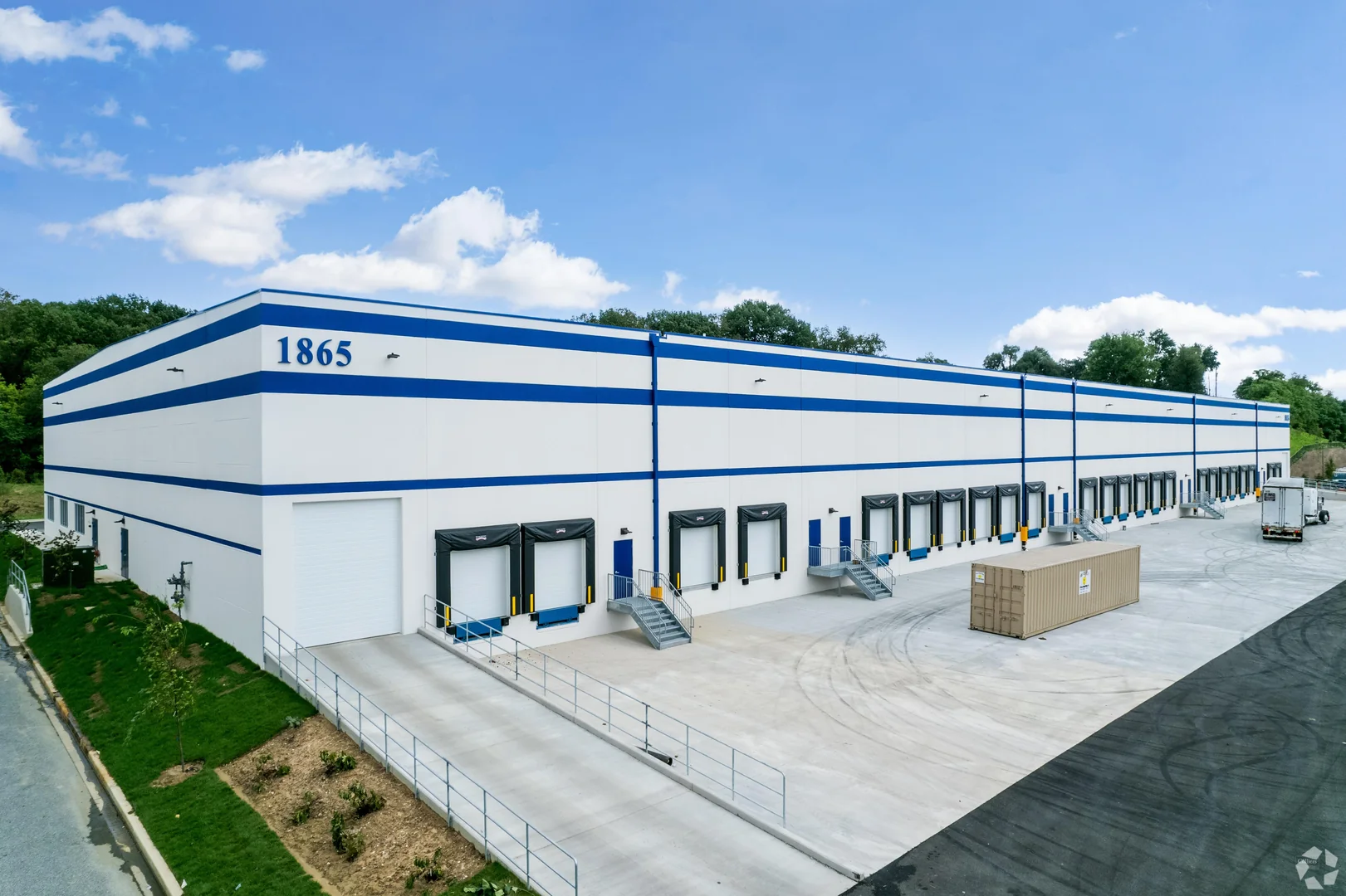 42,405 SF Industrial SUBLEASE Available Immediately — Lease in Baltimore, MD, photo 1 of 3