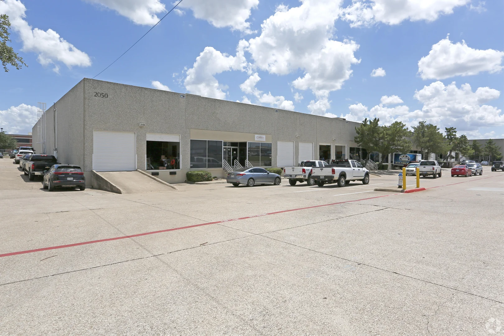 2,876 SF Available for Sublease - industrial in Garland, TX