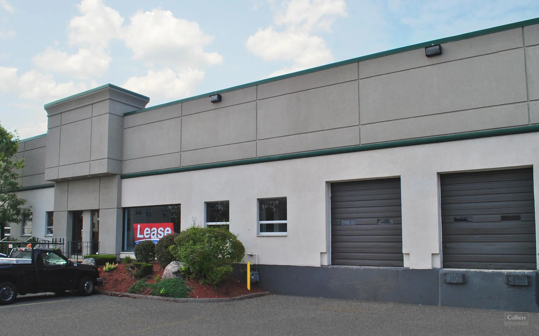 5,394 SF Office/Warehouse/Showroom Space for Sublease… — Lease in Woburn, MA, photo 2 of 3