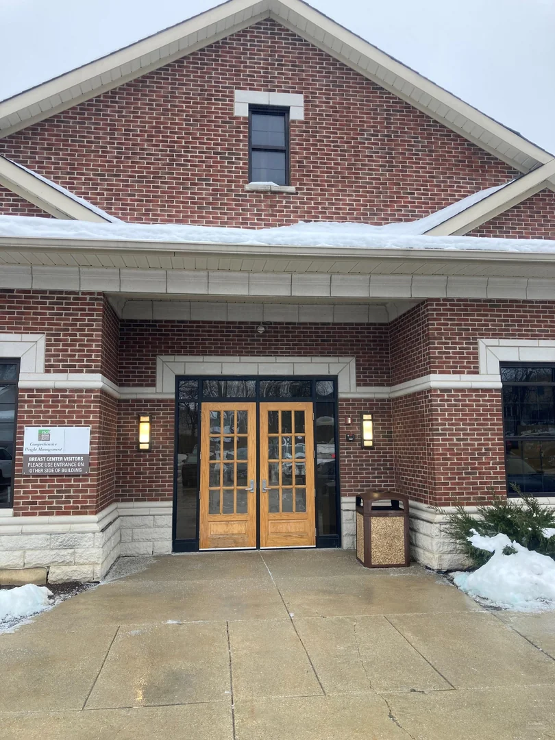 1410 N Arlington Heights Road — Lease in Arlington Heights, IL, photo 1 of 5