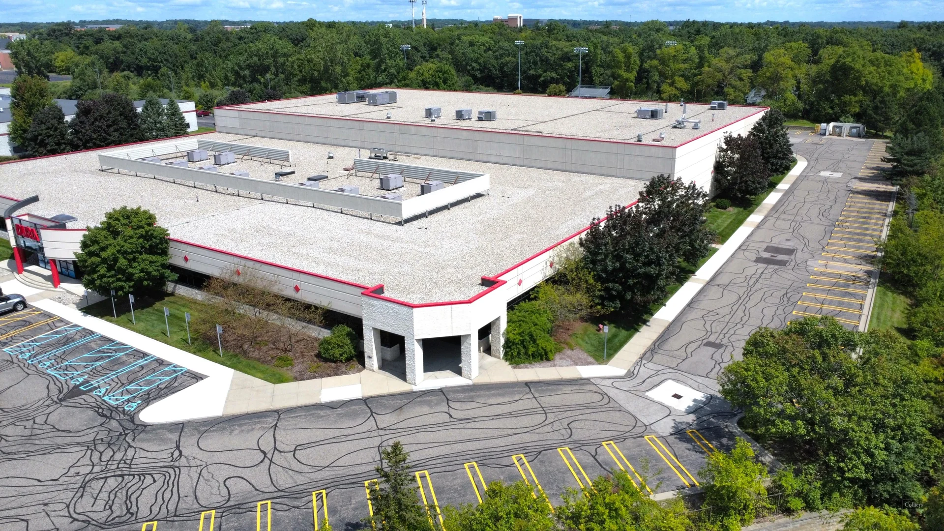 For Sublease | 77,911 SF Industrial Space — Lease in Auburn Hills, MI, photo 1 of 8