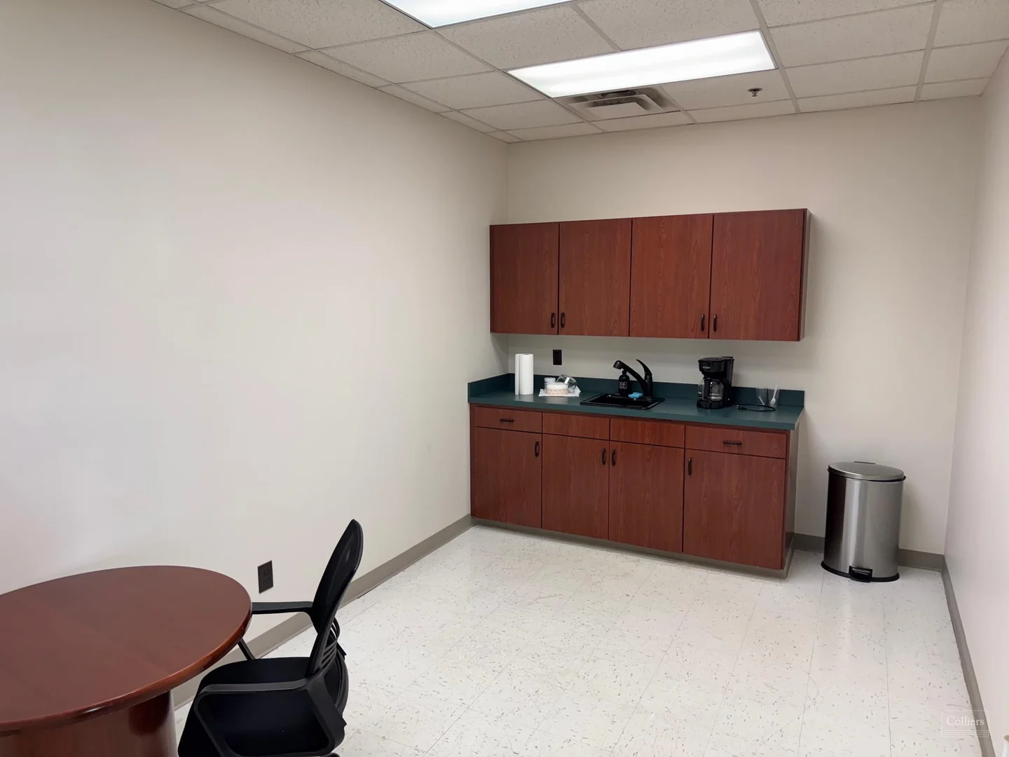 Airpark Business Center - Flex Sublease Opportunity — Lease in Nashville, TN, photo 3 of 5