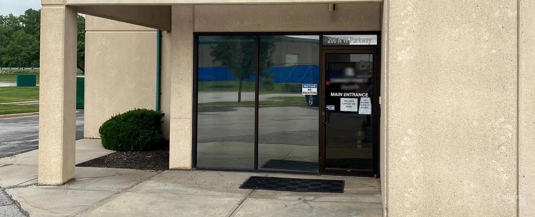 Sublease Availability - industrial in Riverside, MO