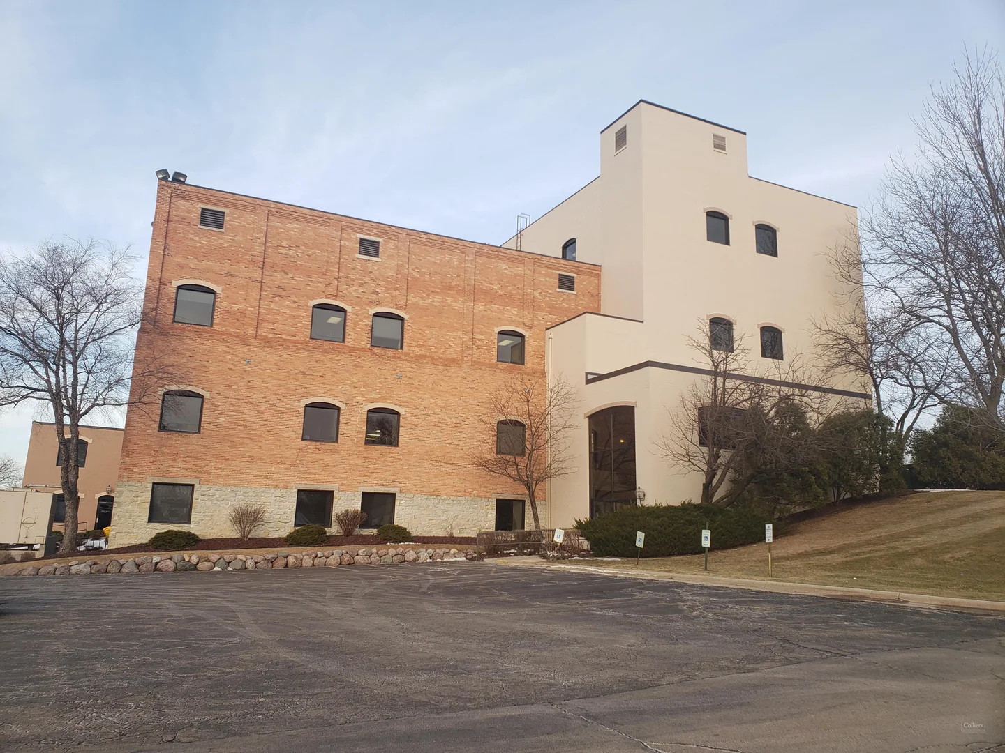 2200 Riverside Drive
