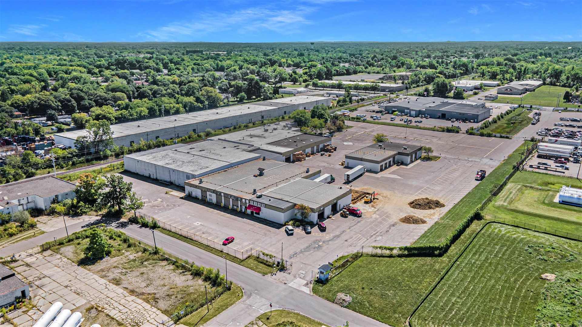 For Sublease - Sale Possible - 103,894 SF - Industrial — Lease in Flint, MI, photo 1 of 8