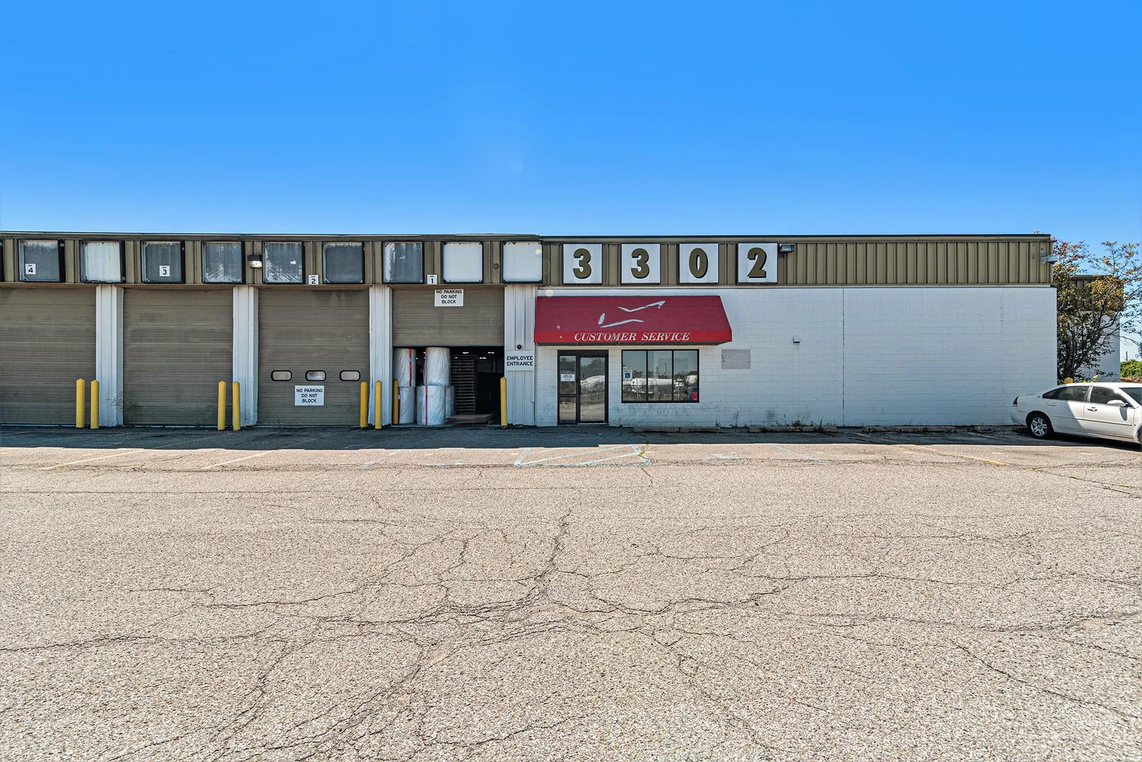 For Sublease - Sale Possible - 103,894 SF - Industrial — Lease in Flint, MI, photo 4 of 8