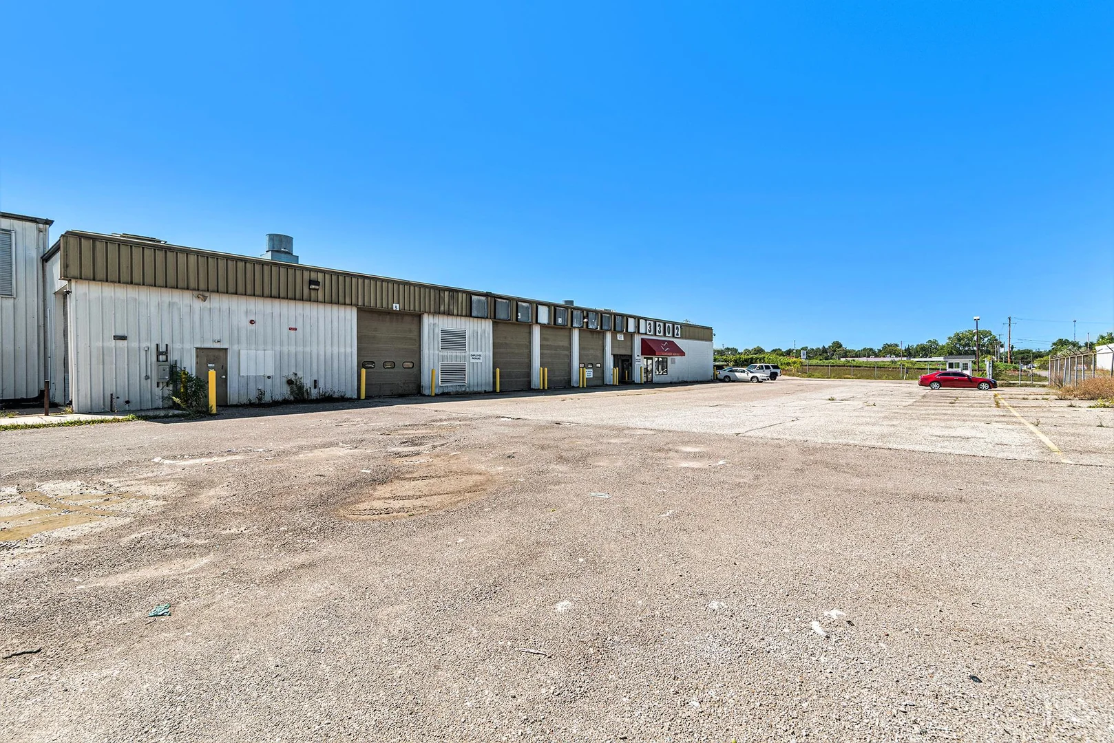 For Sublease - Sale Possible - 103,894 SF - Industrial — Lease in Flint, MI, photo 5 of 8