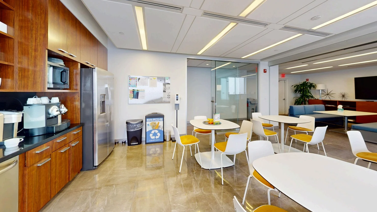 420 Lincoln Road — Lease in Miami Beach, FL, photo 4 of 6