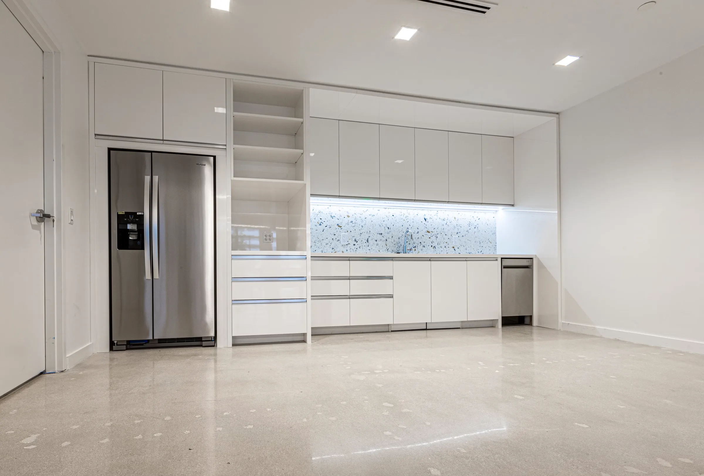 1688 Meridian — Lease in Miami Beach, FL, photo 6 of 7
