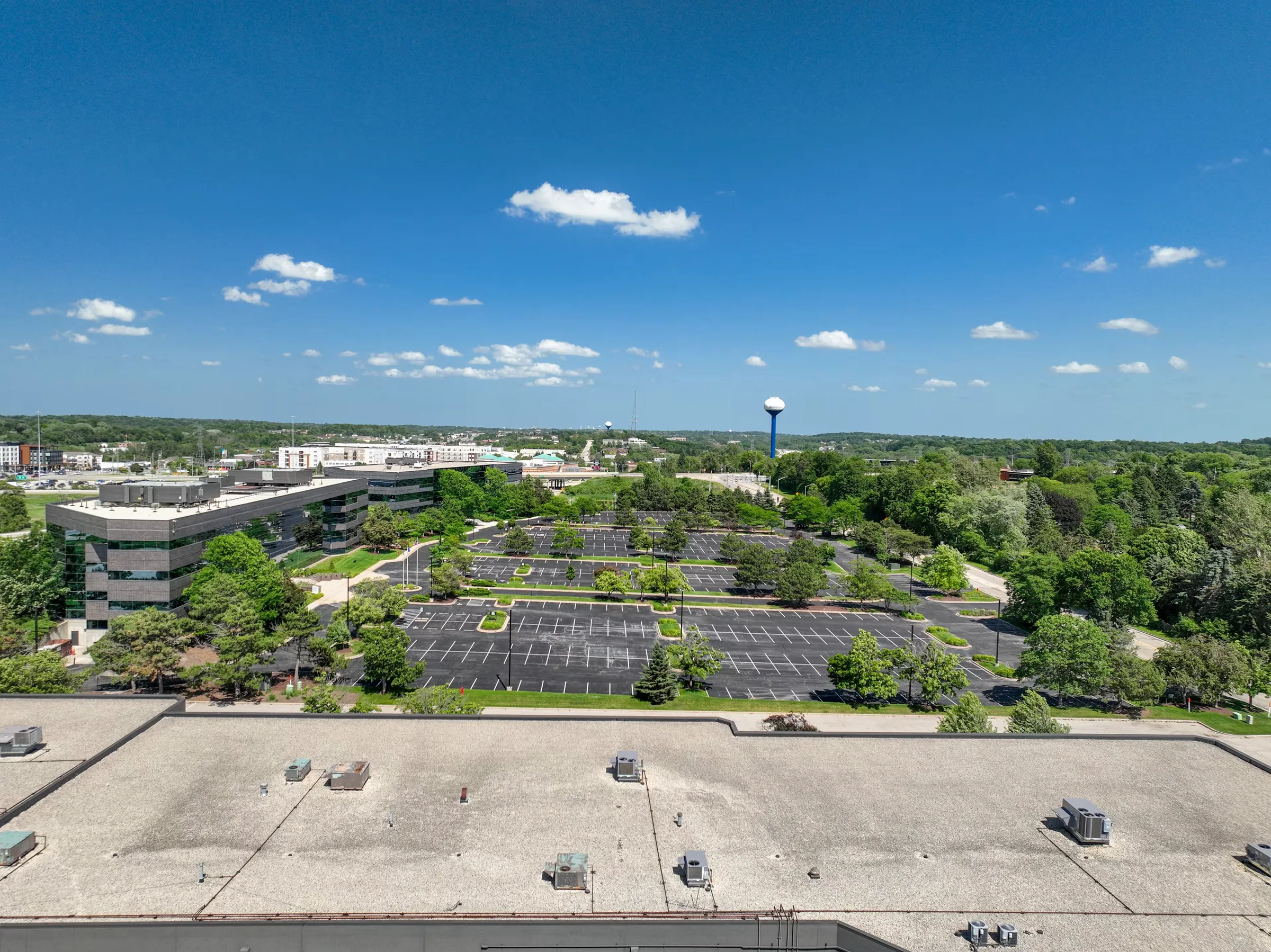 Crossroads Corporate Center II — Lease in Waukesha, WI, photo 3 of 5