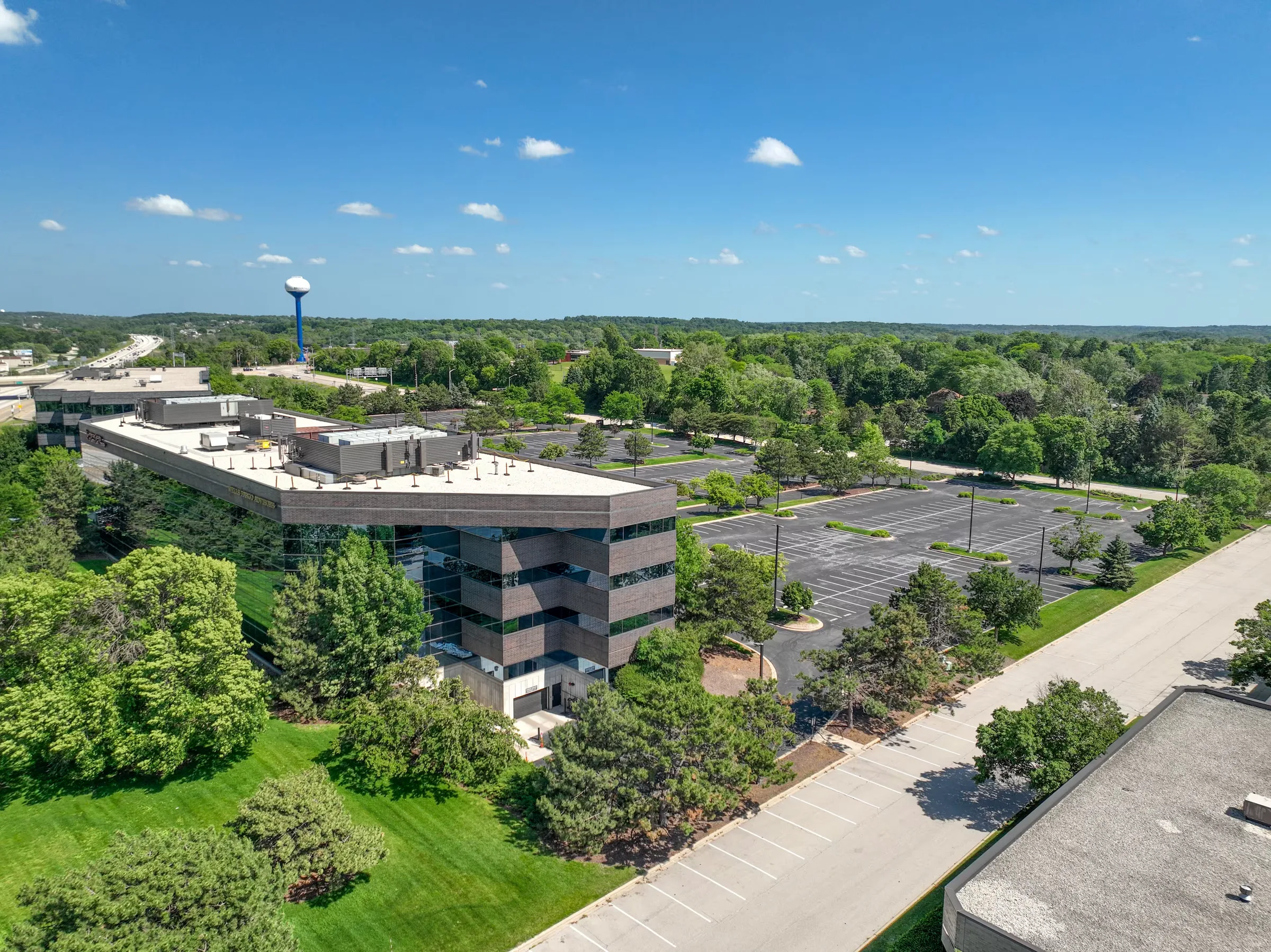 Crossroads Corporate Center II — Lease in Waukesha, WI, photo 4 of 5