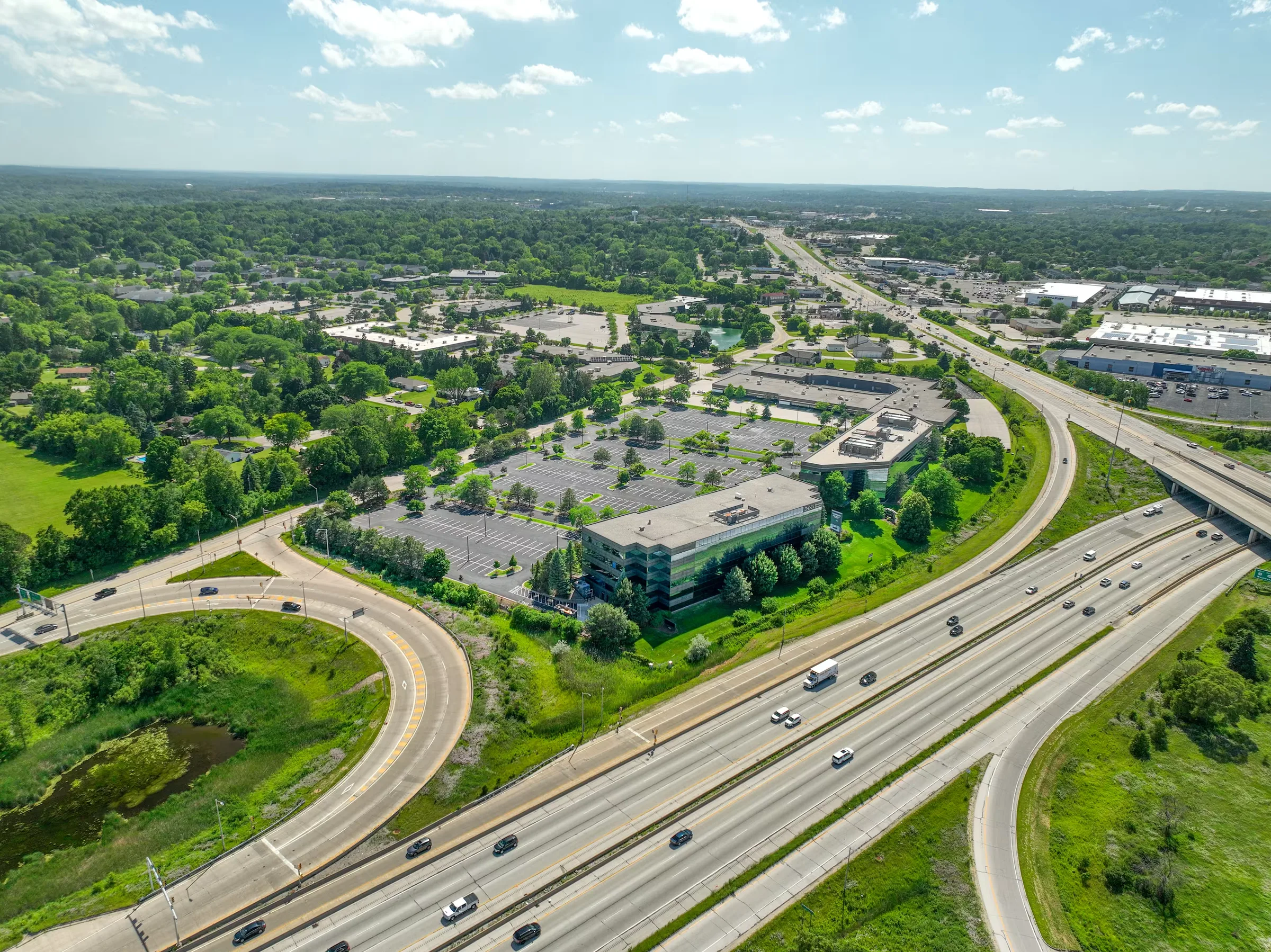 Crossroads Corporate Center VIII — Lease in Waukesha, WI, photo 2 of 7
