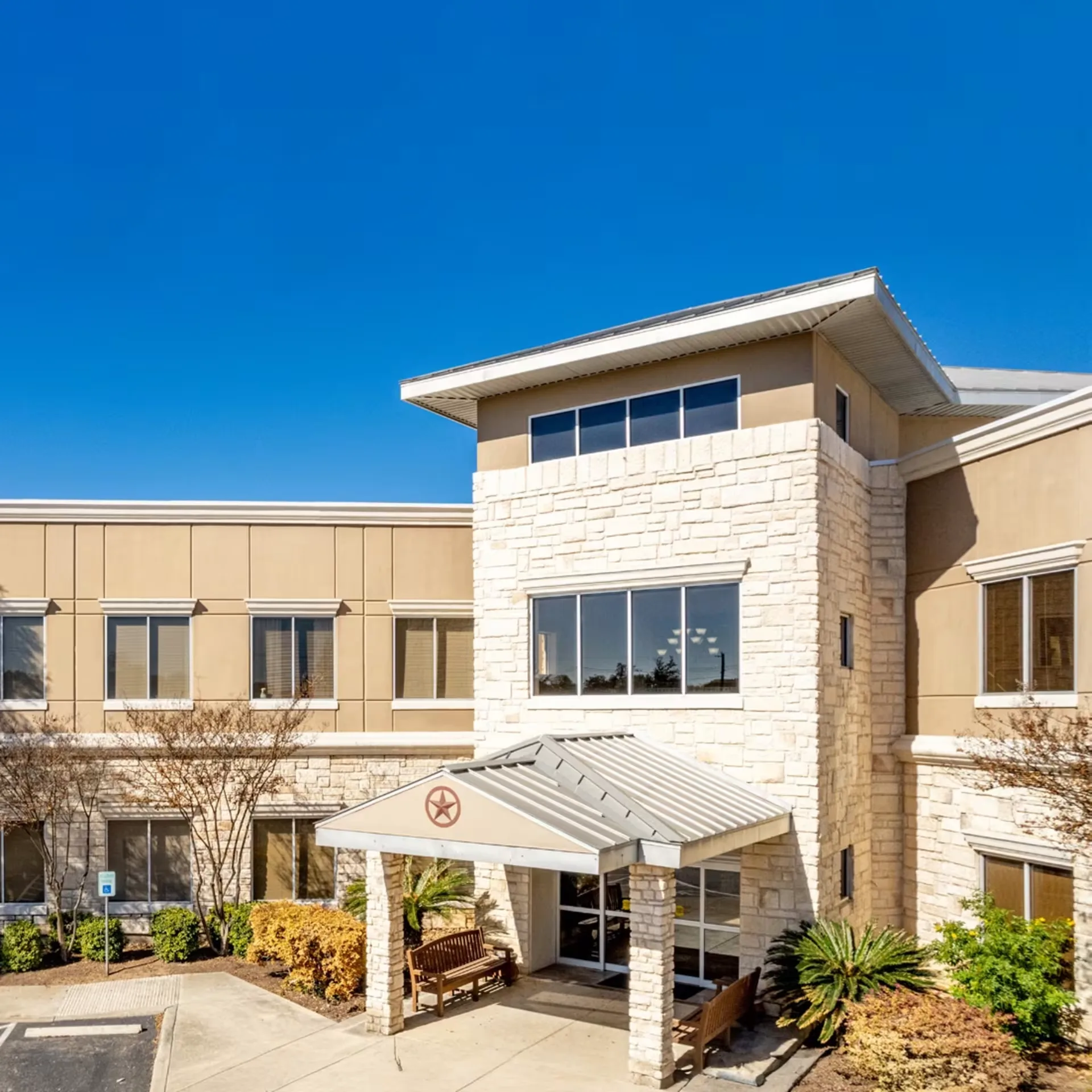 Common Street Professional Building — Lease in New Braunfels, TX, photo 1 of 1