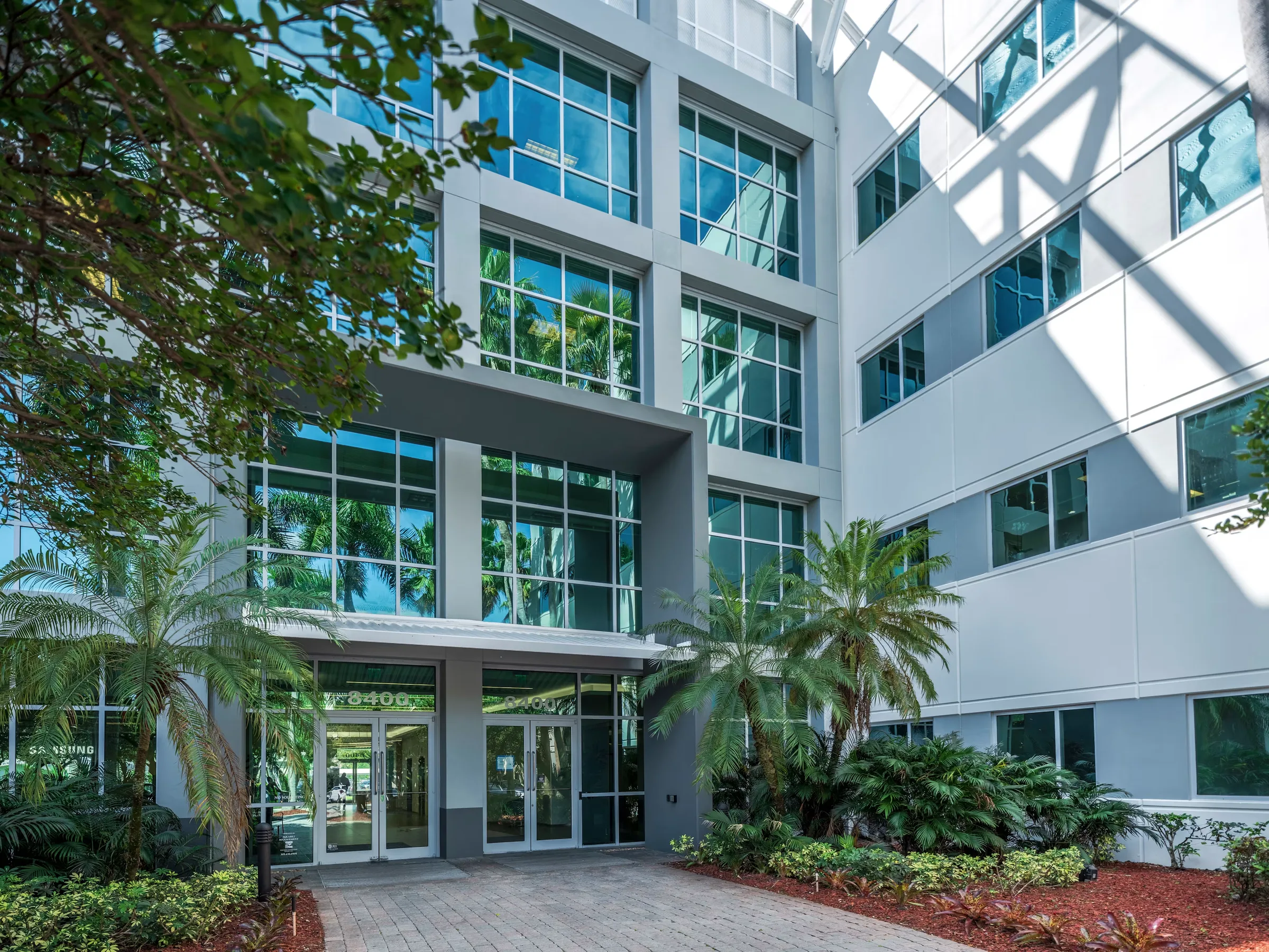 Westside Plaza I — Lease in Doral, FL, photo 2 of 4