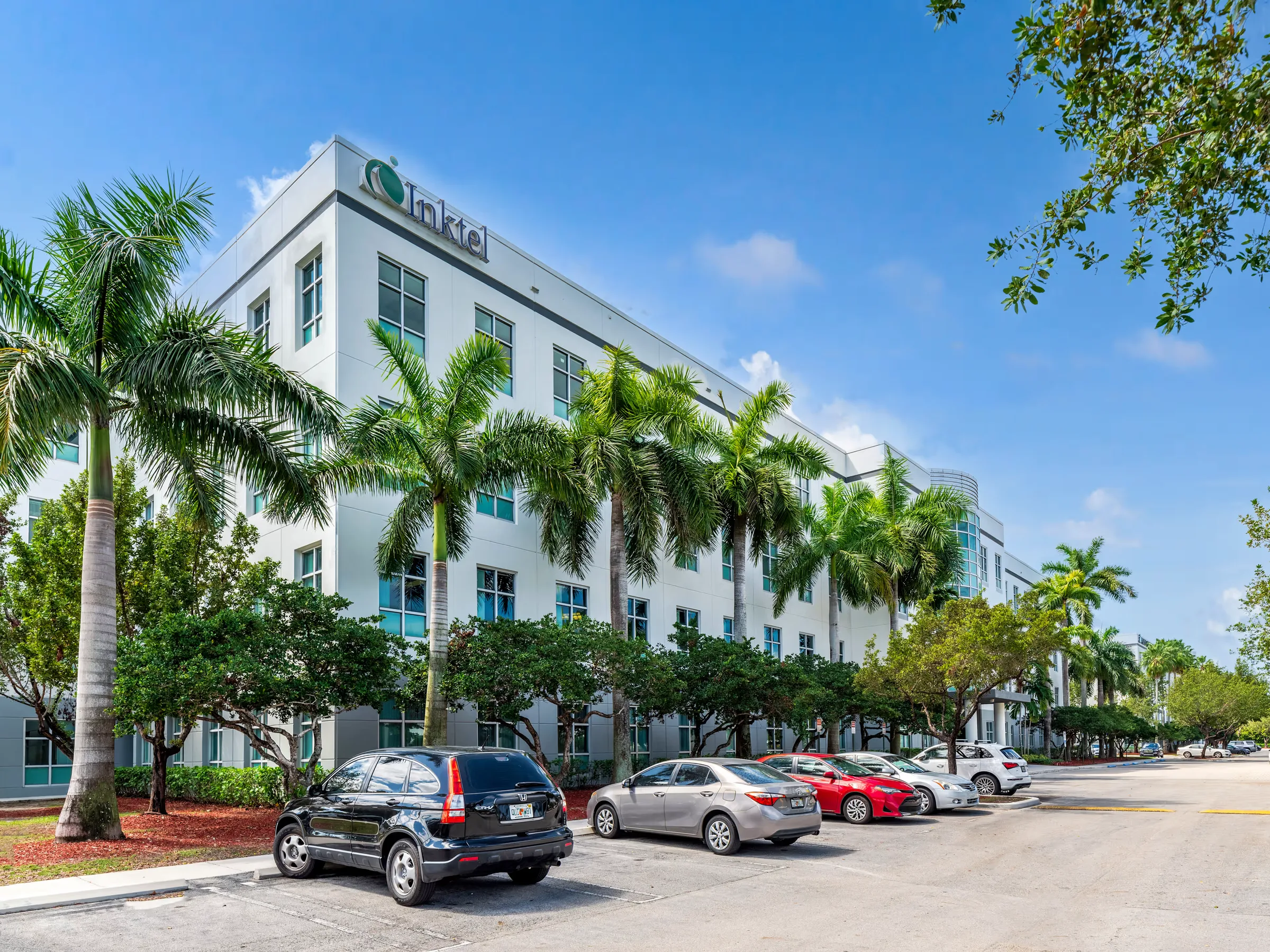 Westside Plaza III — Lease in Doral, FL, photo 2 of 5