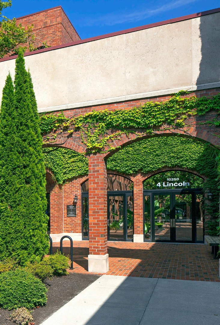 Lincoln Center Tower — Lease in Tigard, OR, photo 1 of 4