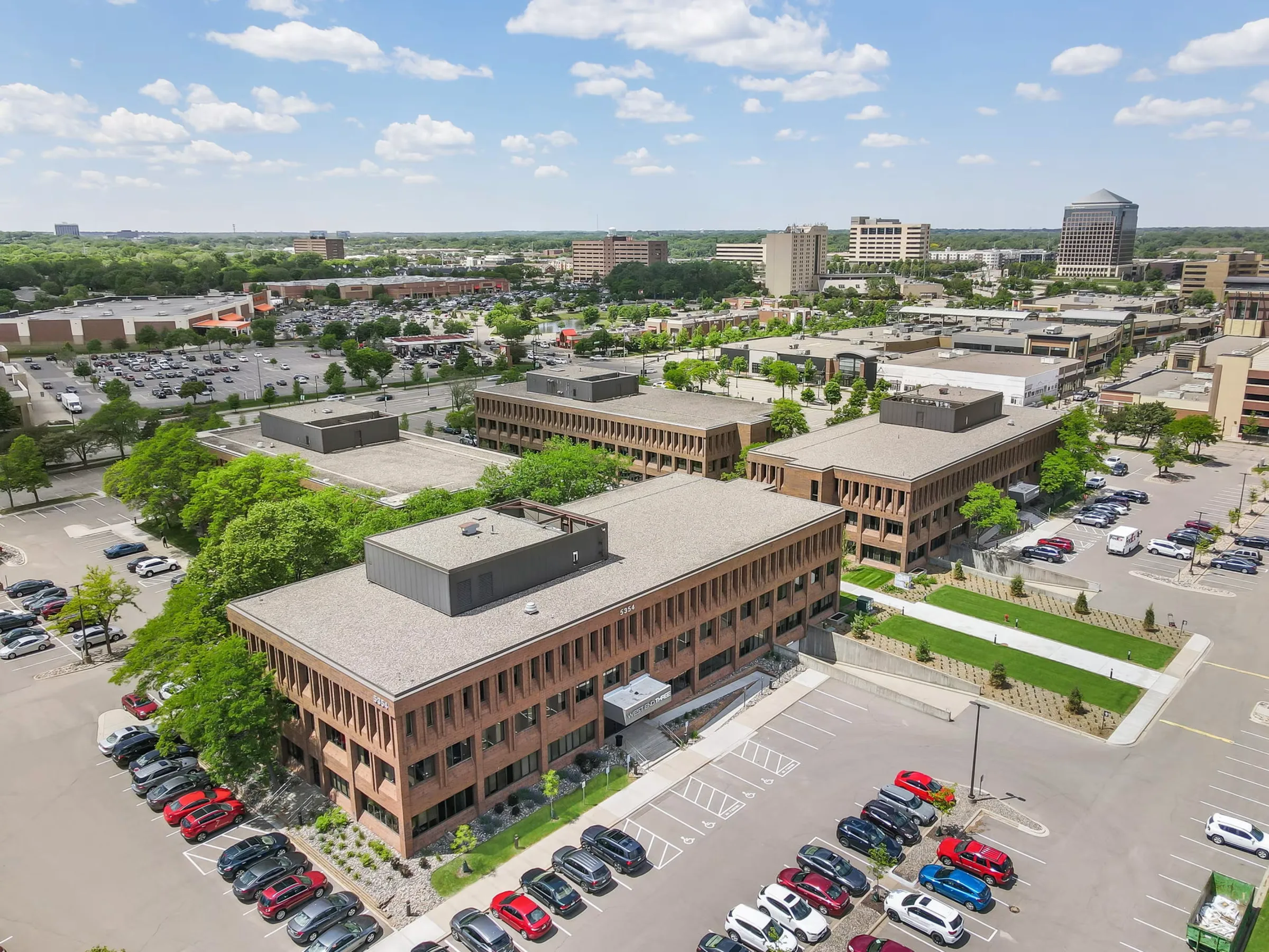 West End IV — Lease in Saint Louis Park, MN, photo 2 of 2
