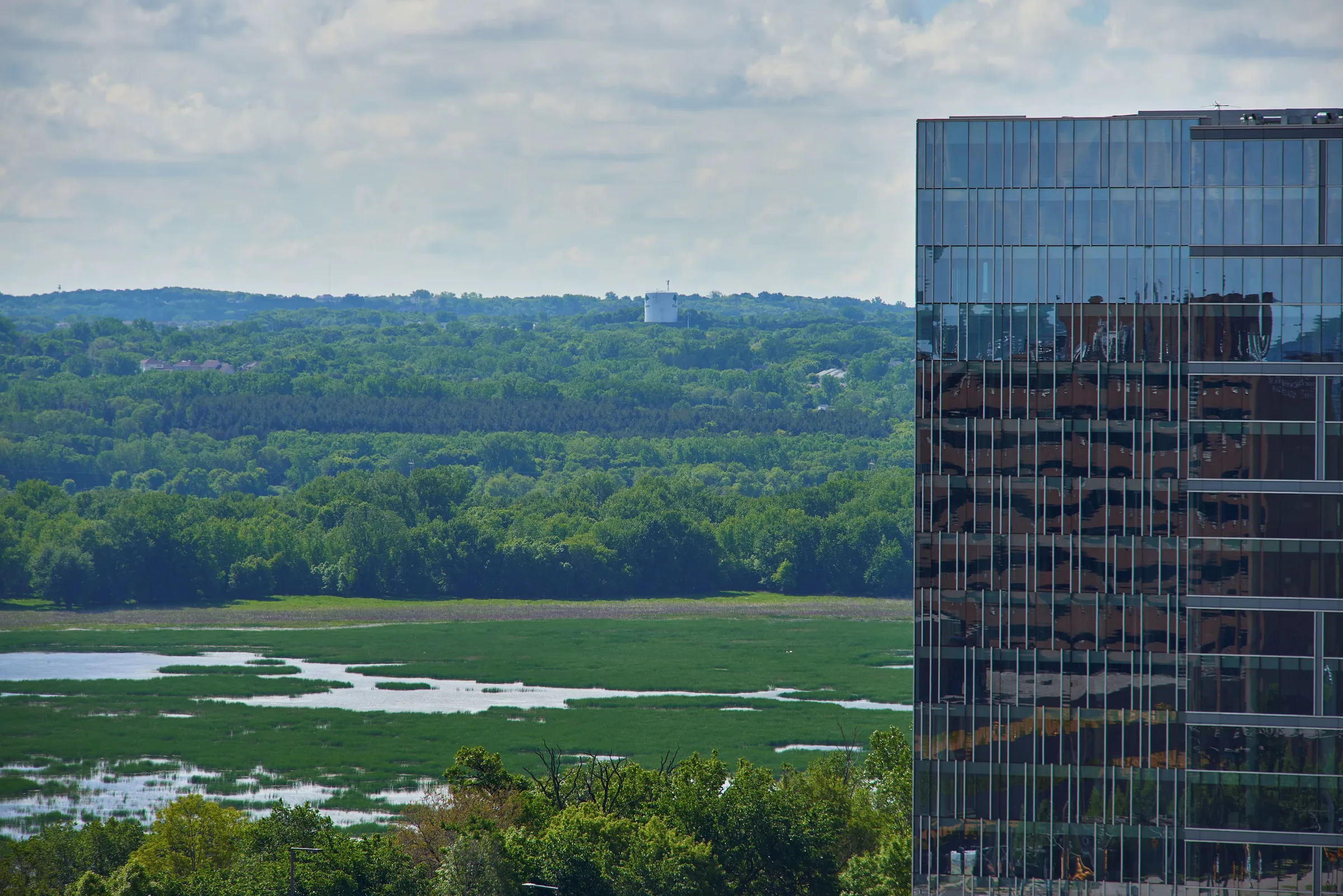 International Plaza — Lease in Bloomington, MN, photo 1 of 4