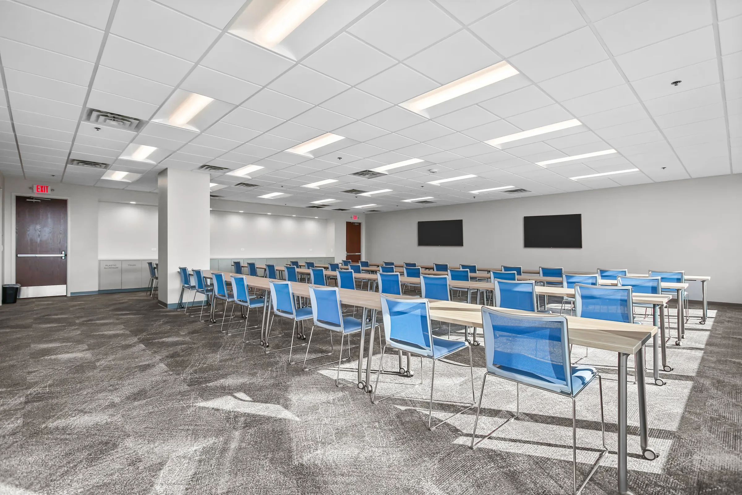 International Plaza — Lease in Bloomington, MN, photo 2 of 4