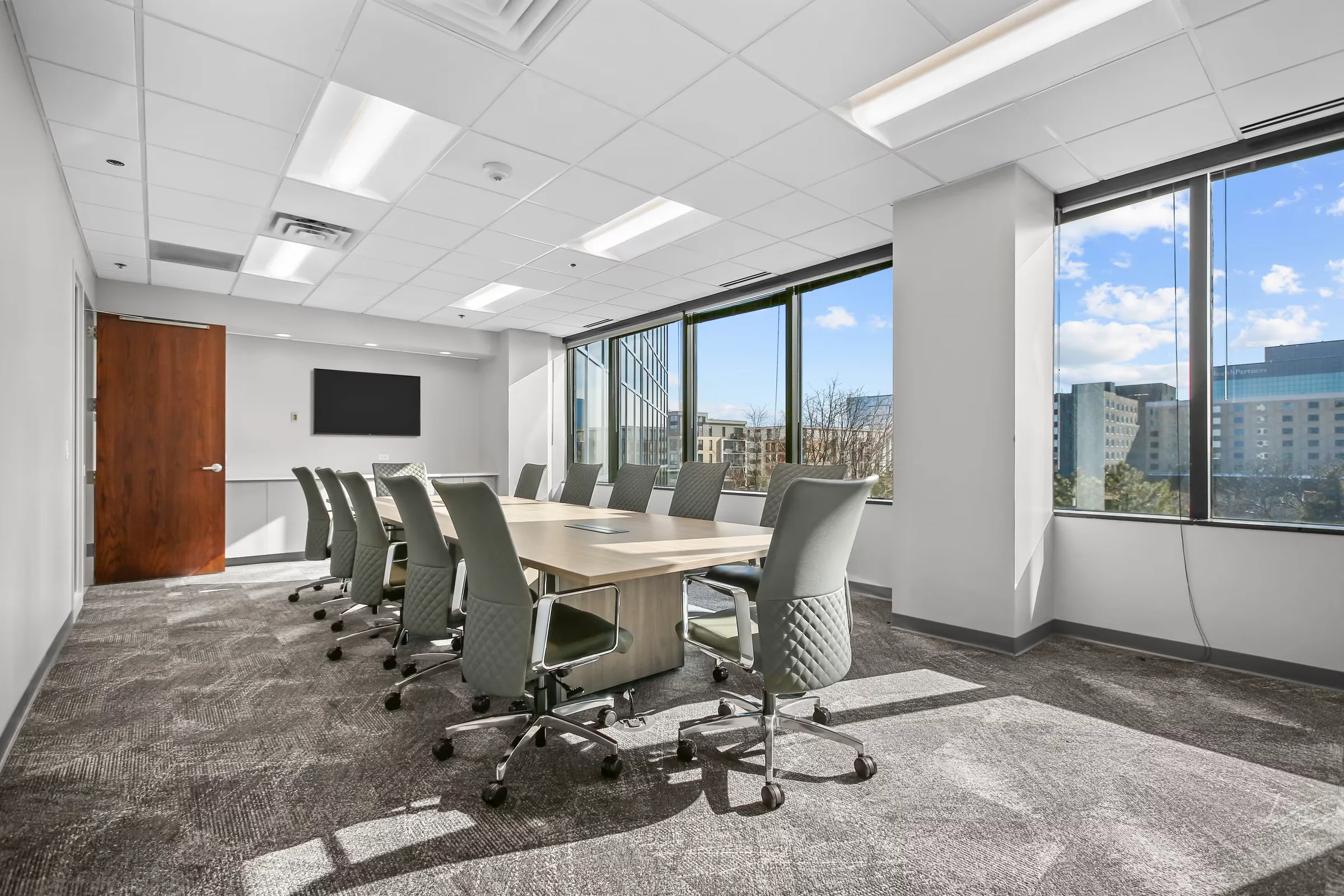 International Plaza — Lease in Bloomington, MN, photo 3 of 4