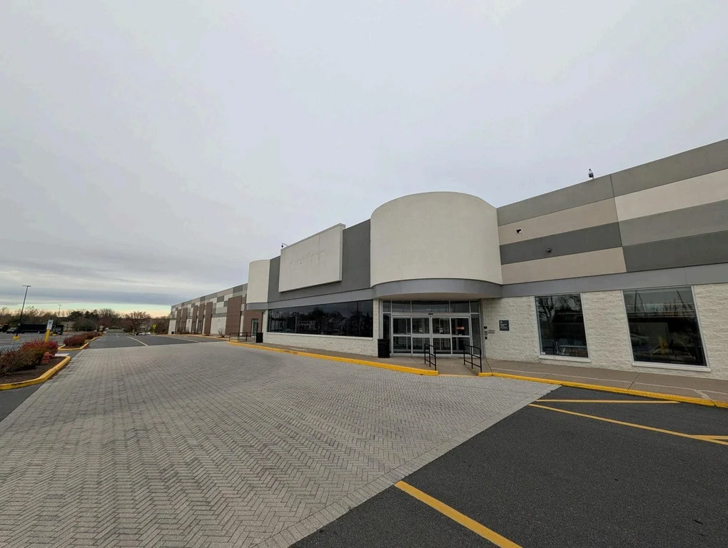 1015 Club Ave — Lease in Bethlehem, PA, photo 1 of 2