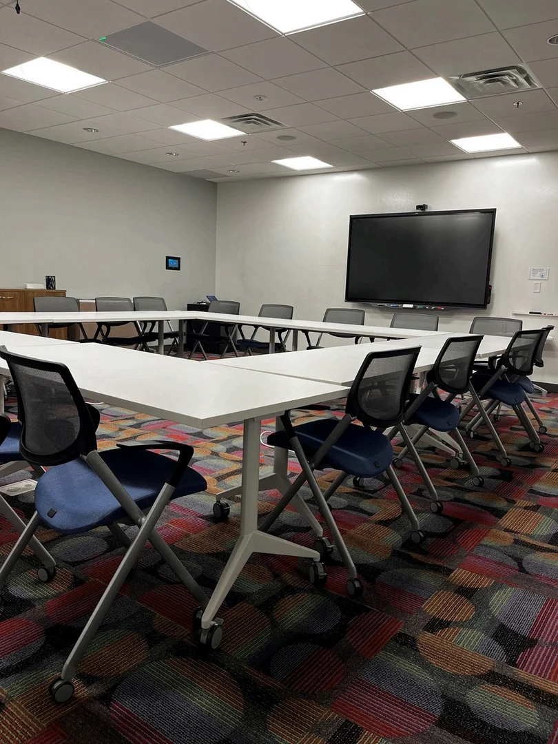 Crossroads Business Park — Lease in Urbandale, IA, photo 3 of 6