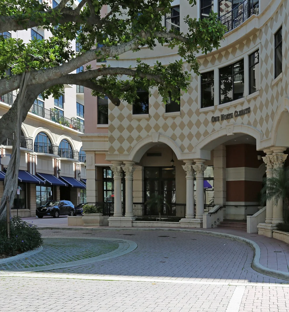 Waterfront Clematis — Lease in West Palm Beach, FL, photo 4 of 5