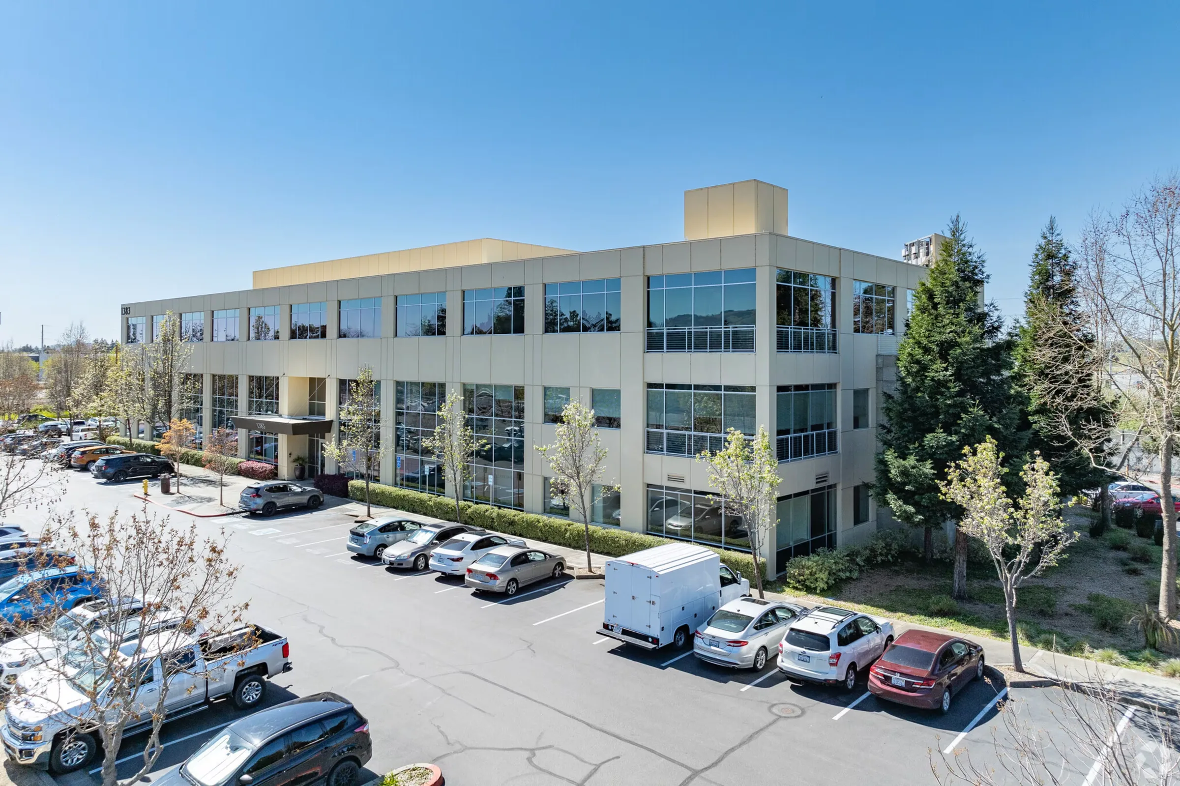 Redwood Medical Center — Lease in Petaluma, CA, photo 2 of 8